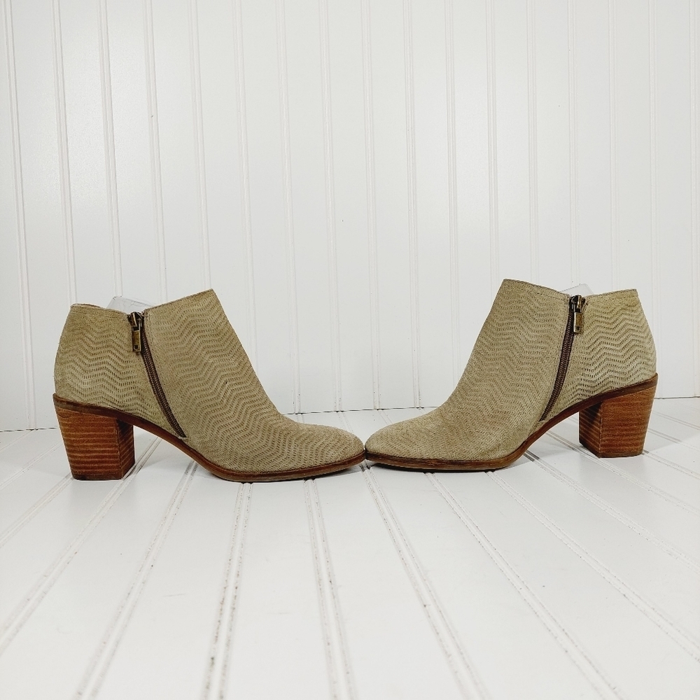 Lucky Brand Pickla Suede Leather Cut Out Booties B384 - Picture 7 of 12